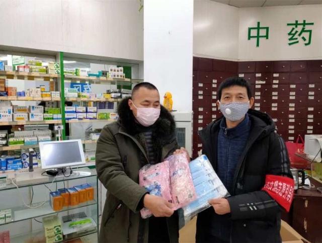 武汉这个小区的150多位业主,给物业发了2万多元红包!背后原因让奥柏包装纸托盘暖哭了!